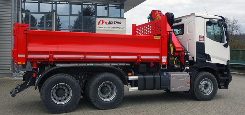 Camion équipé d'une tribenne 19 Tonnes et d'une grue Palfinger PK18502SH